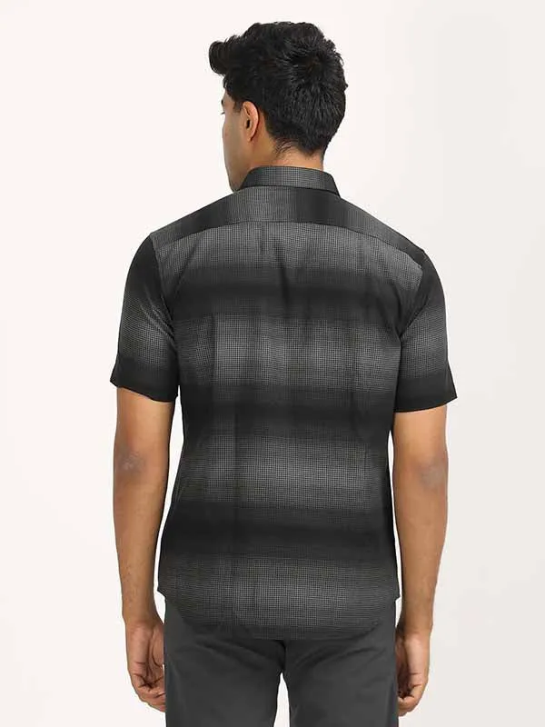 Men Stripes Half Sleeve Cotton Shirt