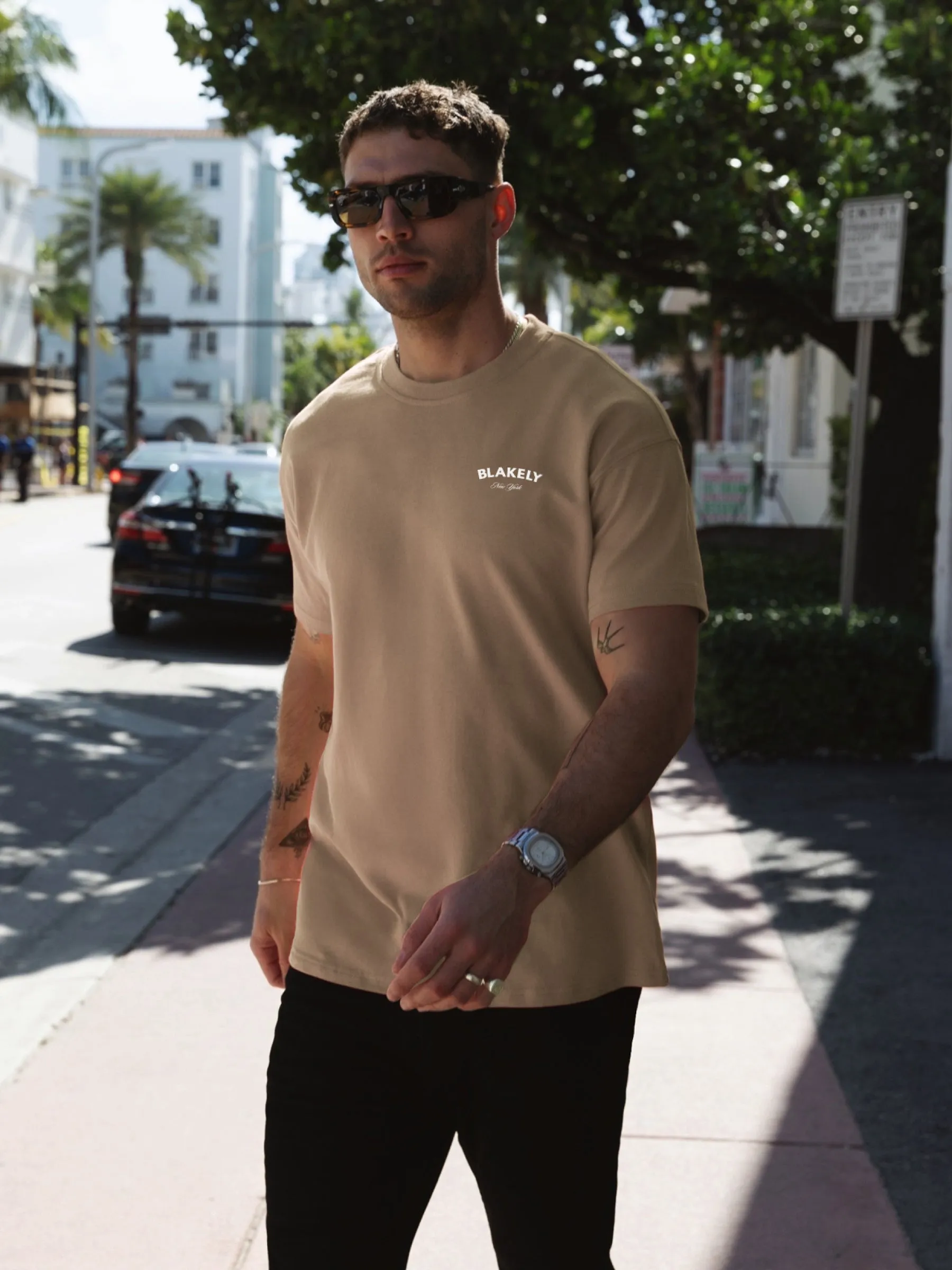 NY Crest Relaxed T-shirt - Tan